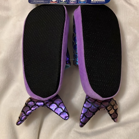 NWT Royal Deluxe NY Mermaid Slippers Kids 5/6 Pink iridescent scales - Picture 3 of 4